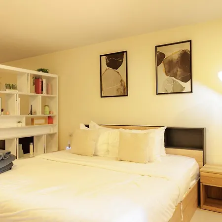 Modern Room Close To Nimmman
